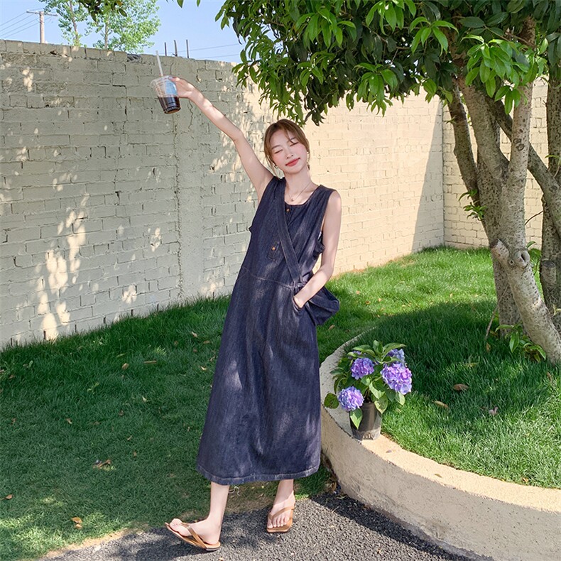 牛仔无袖连衣裙女夏季新款复古通勤显瘦A字中长裙,女装连衣裙,纯色衣恋