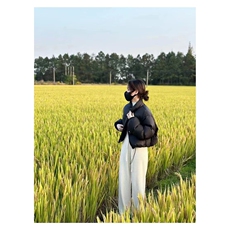 黑色