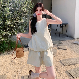 夏日ootd穿搭无袖背心短裤套装女新款减龄休闲小个子轻薄两件套图片