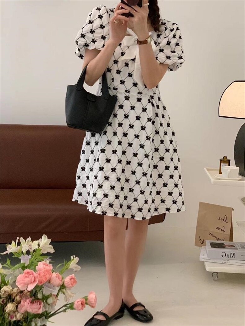 夏季新品：蝴蝶结刺绣连衣裙，女装连衣裙，TWO LAPS