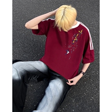 酒红色
