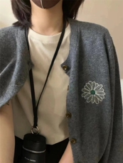 绣花时尚圆领长袖单排扣简约2024年秋季针织衫，女装羊毛衫，德聚羊绒