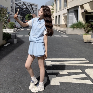 学院风减龄套装女2025夏新款运动风假两件上衣短裙裤小个子两件套图片