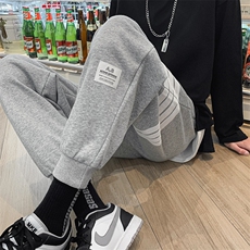 灰色