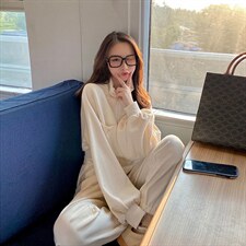 现货主推2022春秋新款珠地棉质可盐可甜时尚减龄运动休闲两件套装，女装套装/套裙，艾乐芳