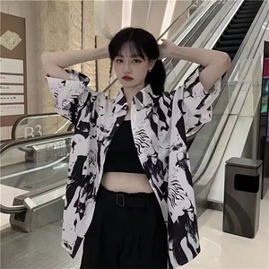 网红港风2025时尚短袖衬衫女夏季新款设计感小众复古外穿宽松上衣图片