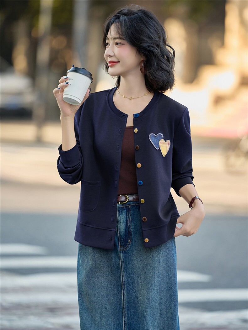 2025年秋季新款设计感拼接刺绣短款外套女,女装短外套,美沁