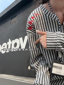 XZ809A/SYR35/P35/控58 雪尼尔小香风绣花人民万岁V领长袖卫衣图片