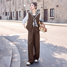 现货2026年秋季新款搭配围巾气质四件套装，女装套装/套裙，依如秀(原杭风阁)