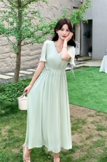 2025夏季新款高级感收腰显瘦气质仙女连衣裙轻薄时尚百搭长裙子，女装连衣裙，韩然一族