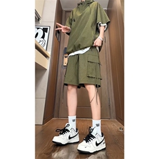 军绿色