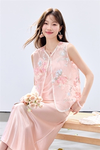 夏季新款现货！2026温柔风洋气重工刺绣花朵款马甲+珍珠吊带长裙图片