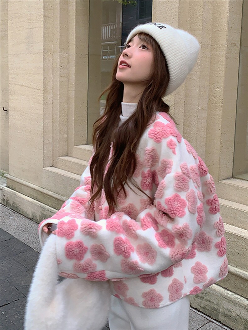 粉色羊羔毛立体花朵加厚保暖外套女冬时髦洋气上衣,女装羊羔毛/颗粒绒,浙宝220