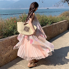 百褶吊带显瘦连衣裙女夏无袖网纱海边长裙小众设计感，女装连衣裙，2C177