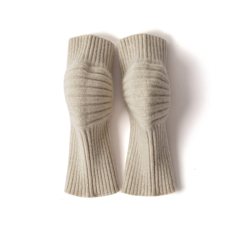 2025年秋季新款百搭女士双股加厚保暖时尚潮流护膝，袜子，窄众羊绒