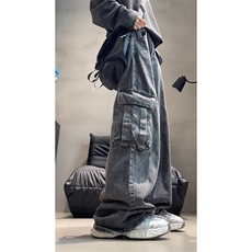 黑灰色