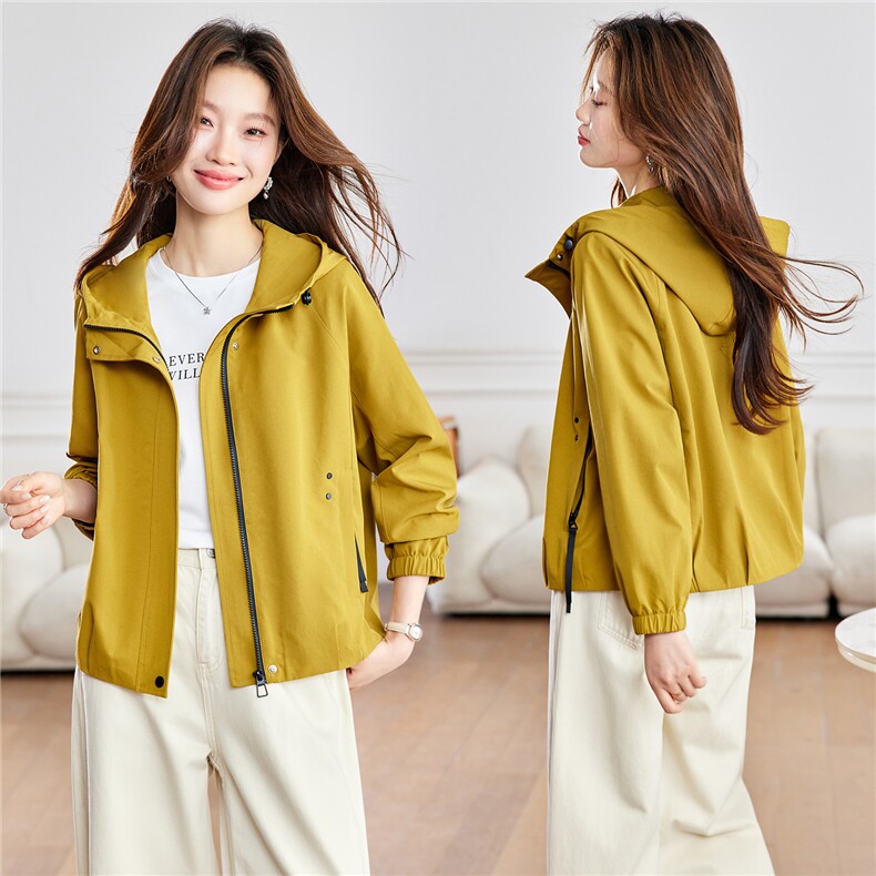 2026年春季宽松连帽抽绳纯色冲锋衣短外套夹克，女装短外套，简韵佳