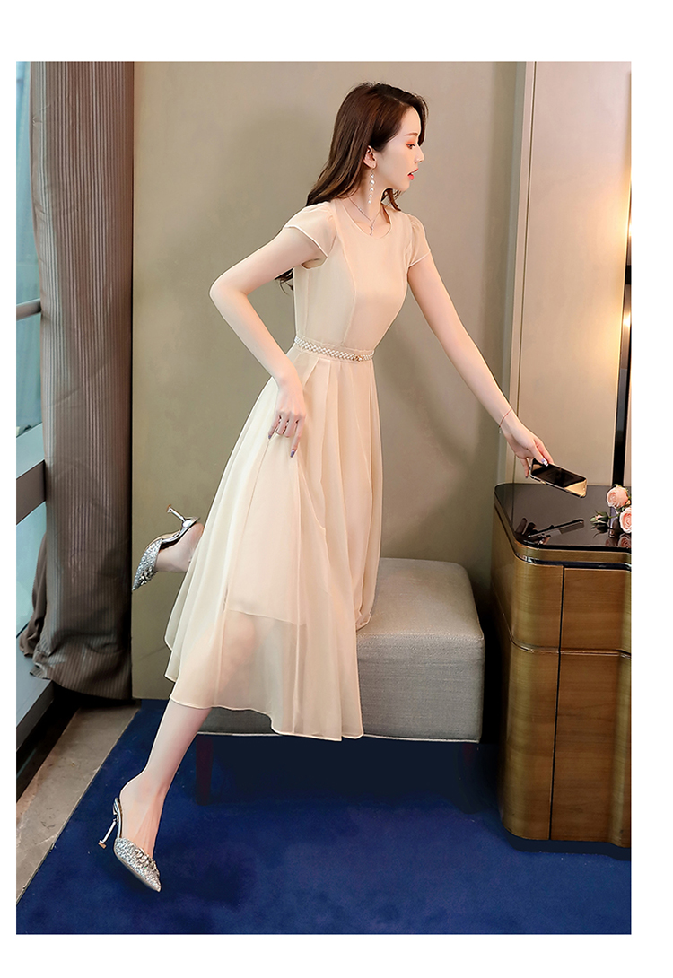 Abito attillato tinta unita in stile fata estate 2024 con cintura in vita_voghion.com