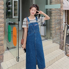 牛仔背带裙套装女夏季2023年新款设计小众小个子吊带连衣裙两件套，女装套装/套裙，一九零