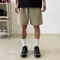 卡其色
