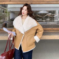 冬季新品海军领羊羔毛皮毛一体外套2145P210K358，女装皮草，2C219