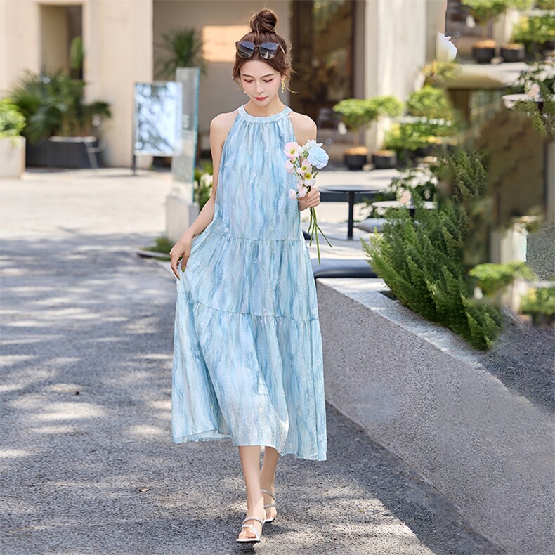 法式碎花挂脖连衣裙女装2025夏季高级感气质优雅宽松显瘦裙子,女装连衣裙,盈茜