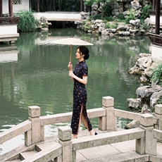 夏季新品时尚气质金丝提花香云纱品质真丝喜庆中长款旗袍裙，女装汉服/婚纱/旗袍/礼服，媚琳依坊
