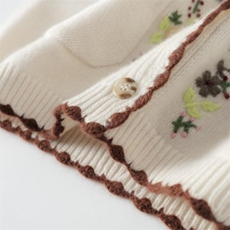 2025年秋季马甲常规重工圆领绣花马甲，女装马甲，致织羊绒