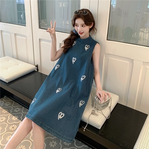 法式爱心无袖背心蓝色牛仔连衣裙女夏2025新款小个子裙子大方得体图片