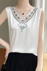 2024年秋季时尚气质纯色蕾丝花边V领拼接背心，女装背心吊带，尚雪电商供货