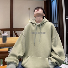 奶绿色