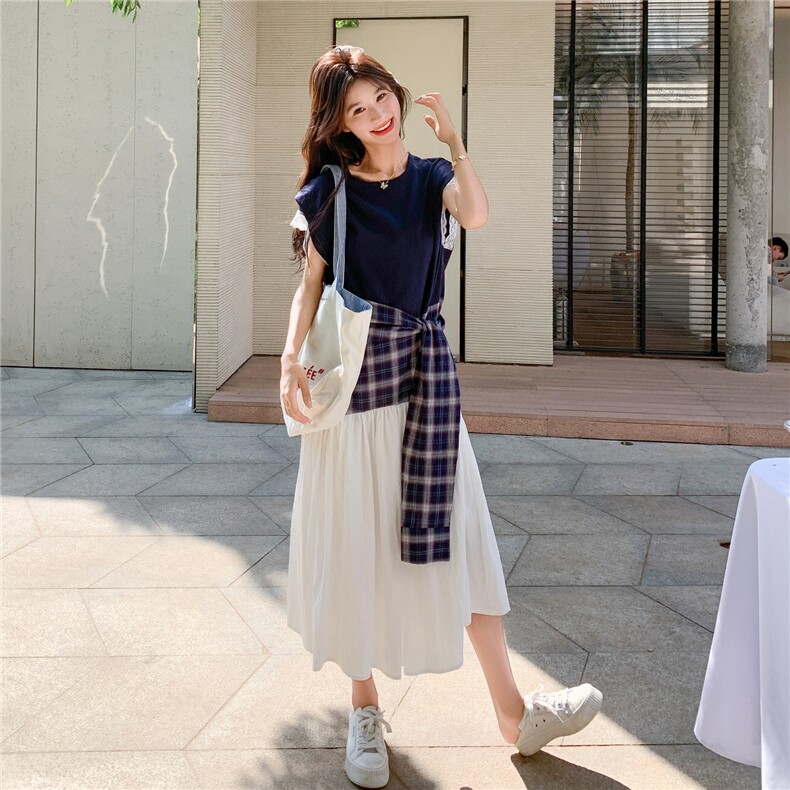 撞色拼接格纹连衣裙女2025夏季新款韩系设计感独特超好看a字长裙图片