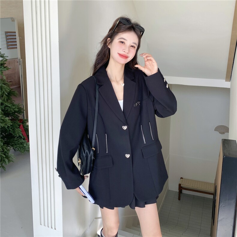 黑色西装外套女秋季爱心金属扣重工拉链口袋宽松廓形休闲设计感图片