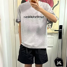 灰色