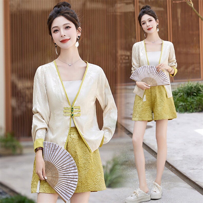 现货现货现货2024新款新中式黄色盘扣外套上衣短裤两件套，女装套装/套裙，曼慕纤衣