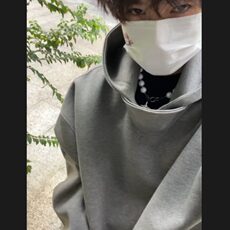 灰色