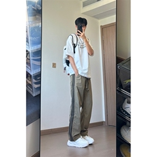 卡其色