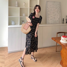 法式温柔风碎花连衣裙女2025新款夏季优雅开叉设计收腰显瘦小黑裙，女装连衣裙，浙宝203
