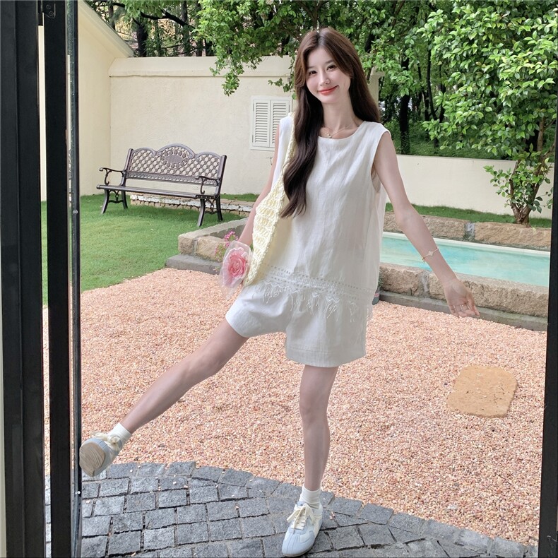 白色休闲简约流苏无袖背心套装女亚麻棉时尚减龄短裤两件套,女装套装/套裙,维壹
