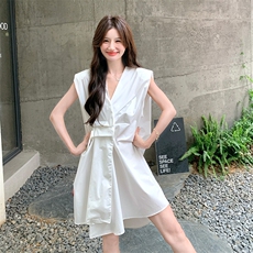 温柔风无袖白色连衣裙女2025年夏季新款百搭设计感褶皱V领衬衫裙，女装连衣裙，1D066-1