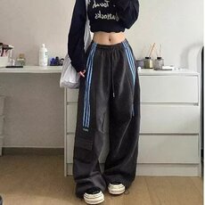深灰色