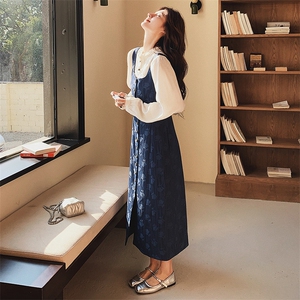 白色衬衫提花牛仔背带裙女套装春秋2025新款法式气质两件套连衣裙图片
