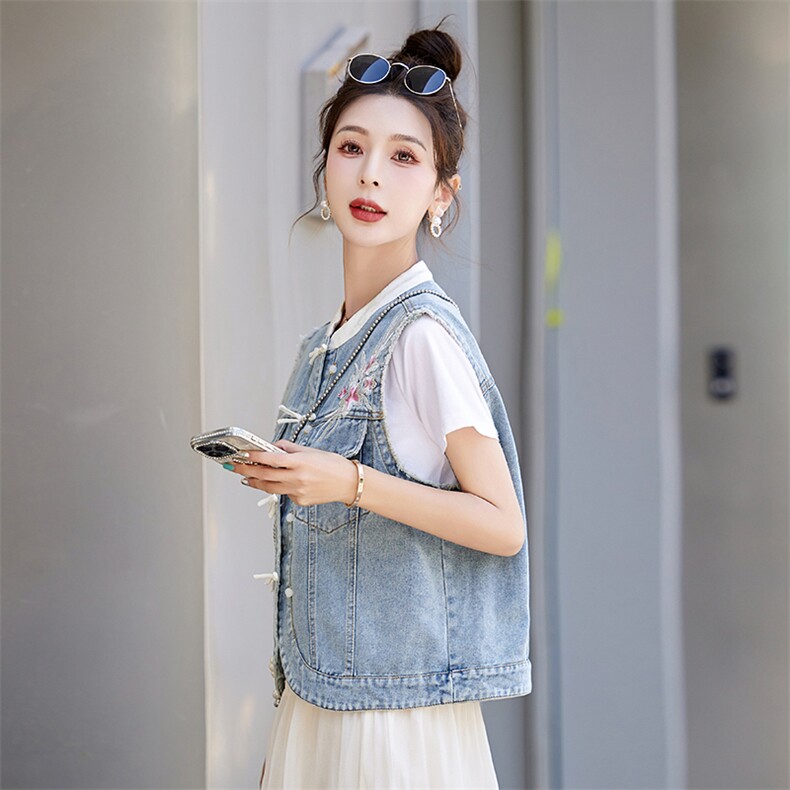 现货2024春季新款无袖牛仔马甲新中式坎肩马甲外套女刺绣上衣,商品下架区,韩然一族