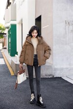 新款羽绒服，女装羽绒服，伊越