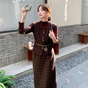 格纹马甲打底衫半身裙套装女秋冬2025新款小个子爆款高级感三件套图片