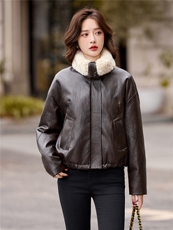 毛领拼接PU皮羽绒服女2025冬季新款小个子气质显瘦白鸭绒短款外套，女装羽绒服，流量+