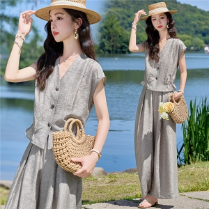现货2026年夏季时尚简约大方气质优雅V领收腰显瘦两件套裤套装女，女装套装/套裙，众宇琦