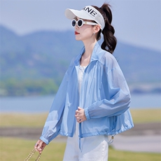 时尚蓝色短款女轻薄小外套夏季新款连帽旅行户外透气长袖薄短外套，女装防晒衣，靓衣阁