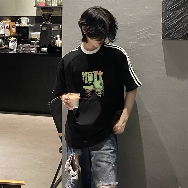 抖音得物高品质二开240克宽松纯棉美式潮牌三条杠织带短袖T恤图片