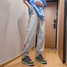 灰色